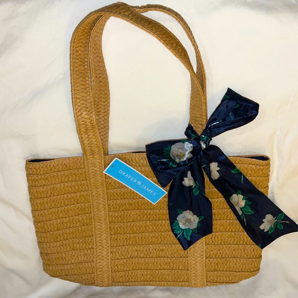 🆕 Draper James straw raffia tote bag with navy floral accent